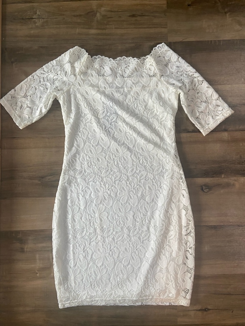 Elegant White Lace Off-Shoulder Dress - Picture 6 of 10